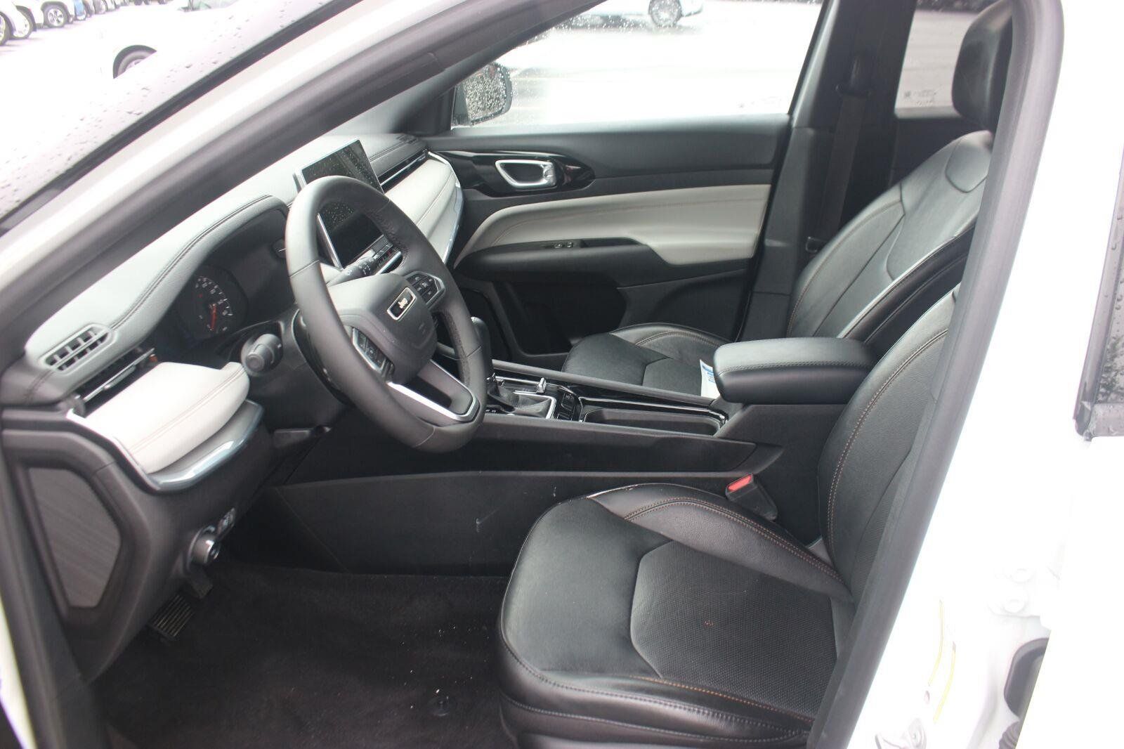 Used 2023 Jeep Compass Limited AWD/4WD image 14