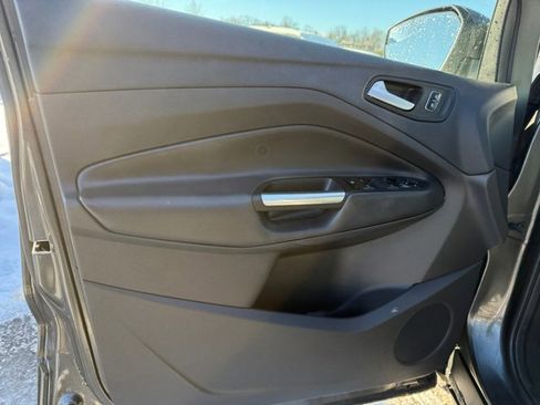 Used 2017 Ford Escape SE image 22