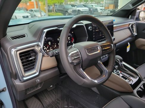 New 2026 GMC Canyon Denali w/ LPO, Black Badging Package image 19