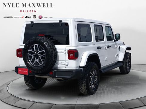 New 2026 Jeep Wrangler Unlimited Sahara AWD/4WD image 16