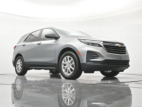 Used 2023 Chevrolet Equinox LS w/ LS Convenience Package FWD image 38
