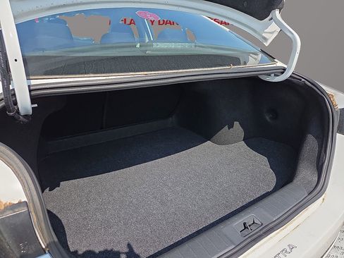 Used 2025 Nissan Sentra S image 9