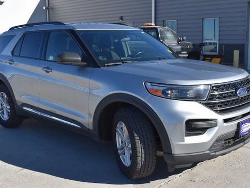 Used 2020 Ford Explorer XLT w/ Class III Trailer Tow Package image 3