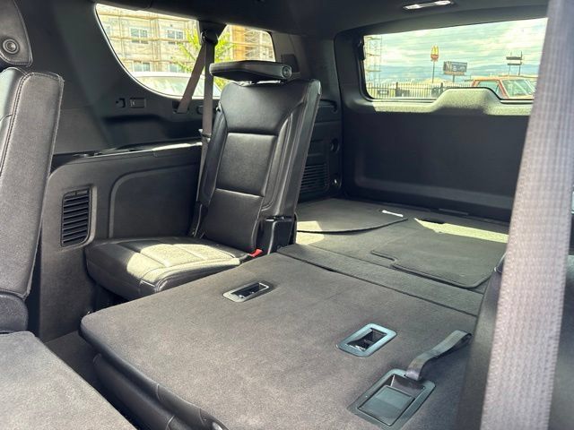 Used 2025 Chevrolet Suburban Z71 AWD/4WD image 31