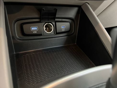 Used 2025 Hyundai Venue SEL FWD image 46
