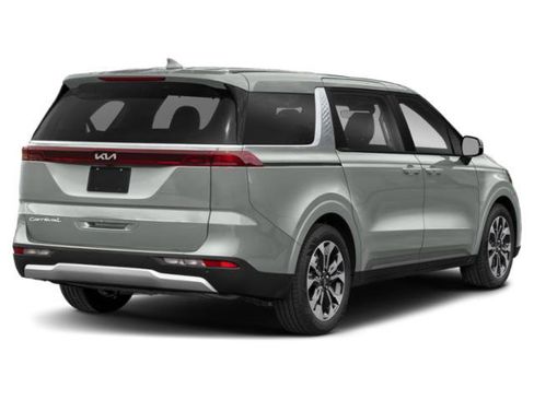 Used 2024 Kia Carnival EX FWD image 2
