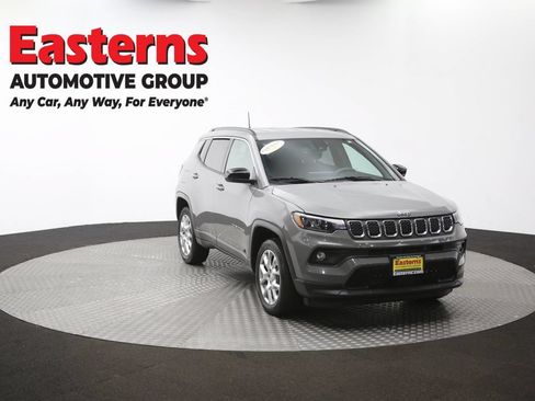 Used 2023 Jeep Compass Latitude AWD/4WD image 49