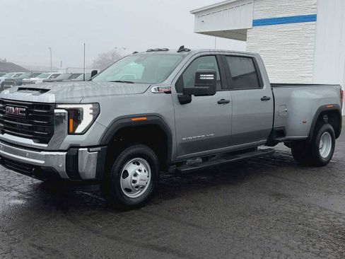 New 2026 GMC Sierra 3500 Pro w/ 1SA Pro Safety Plus Package AWD/4WD image 4