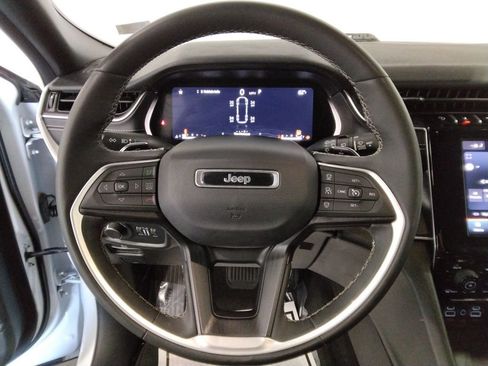 Used 2024 Jeep Grand Cherokee L Laredo AWD/4WD image 12