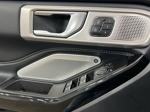 Used 2021 Ford Explorer ST w/ Equipment Group 401A image 18