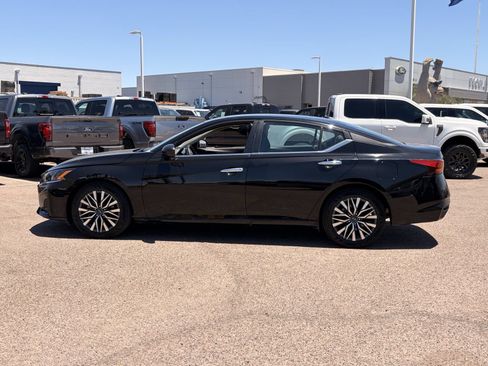 Used 2025 Nissan Altima 2.5 SV FWD image 30