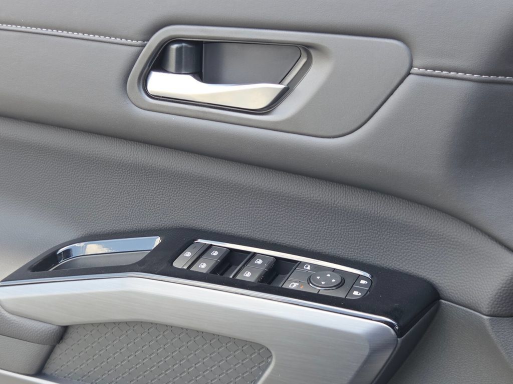New 2026 Nissan Pathfinder SL FWD image 26