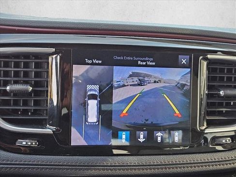 Used 2017 Chrysler Pacifica Limited image 19