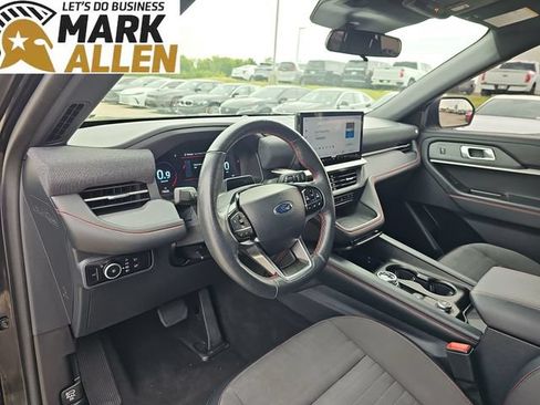 Used 2025 Ford Explorer ST-Line w/ ST-Line Street Pack AWD/4WD image 10