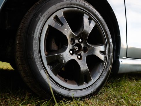 Used 2005 Toyota Matrix XR image 34