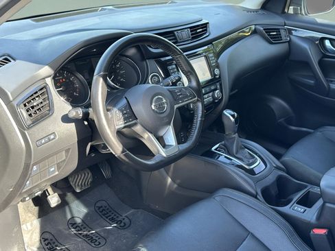 Used 2017 Nissan Rogue Sport SL image 18