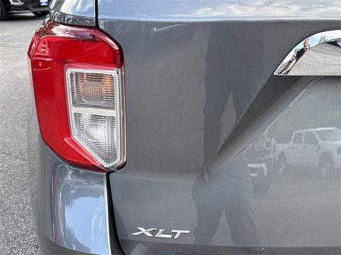 Used 2022 Ford Explorer XLT w/ Equipment Group 202A image 43