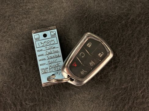 Used 2016 Cadillac Escalade Luxury image 43