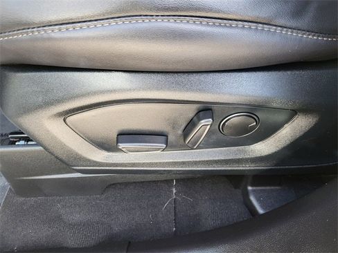 Used 2022 Ford Explorer XLT w/ Equipment Group 202A image 15