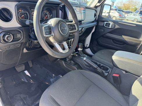 Certified 2024 Jeep Wrangler Unlimited Sahara image 15