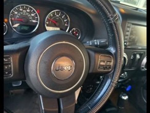 Used 2013 Jeep Wrangler Rubicon w/ PWR Convenience Group image 14