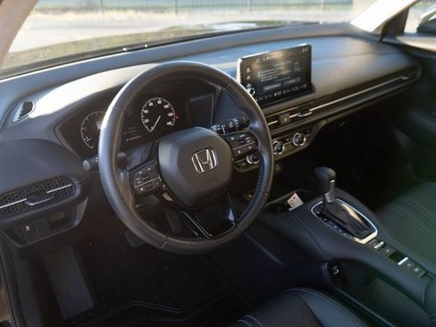 Certified 2023 Honda HR-V EX-L image 3