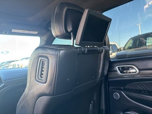 Used 2018 Jeep Grand Cherokee SRT image 10