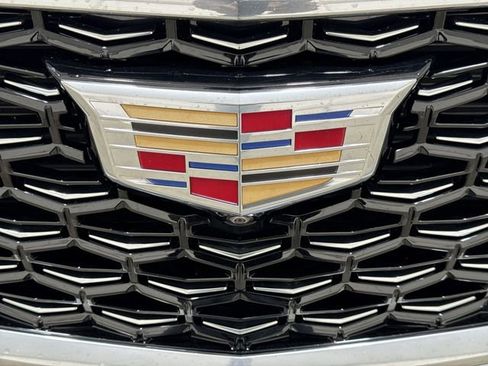 Certified 2025 Cadillac XT4 Premium Luxury image 32