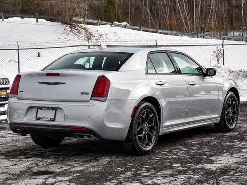 Certified 2023 Chrysler 300 Touring L w/ Comfort Group image 3