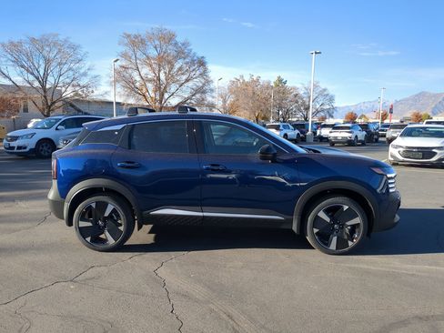 New 2026 Nissan Kicks SR w/ Cold Weather Package image 2