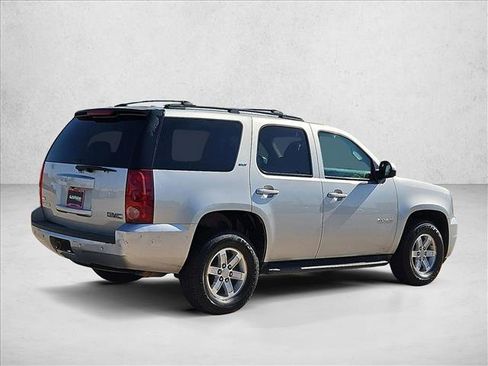 Used 2011 GMC Yukon SLT w/ SLT-2 Equipment Package AWD/4WD image 11