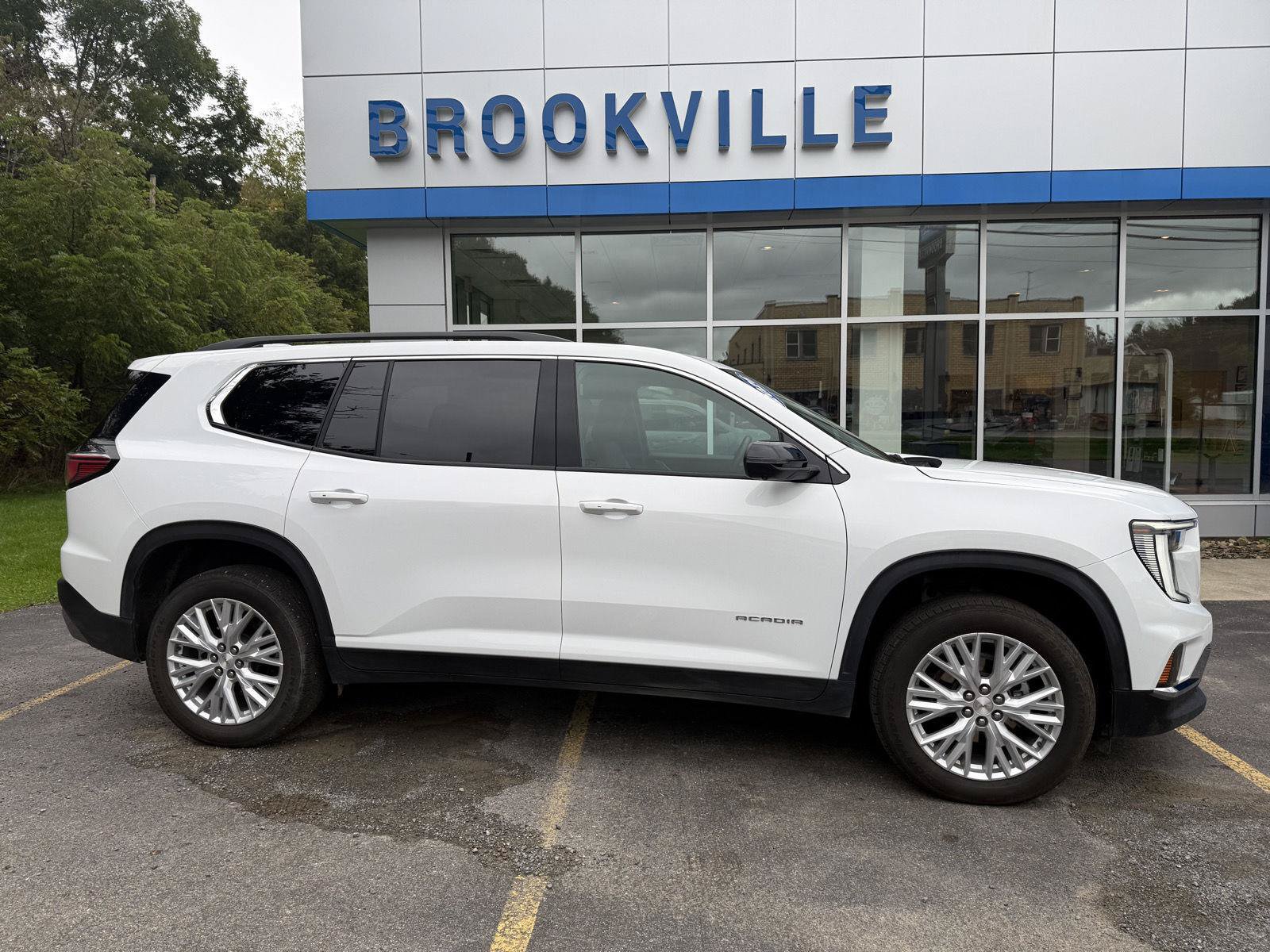 Used 2026 GMC Acadia Elevation w/ Elevation Premium Package AWD/4WD image 6