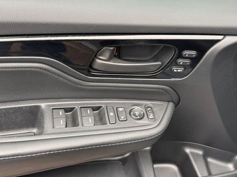 Used 2025 Honda Odyssey Touring image 18