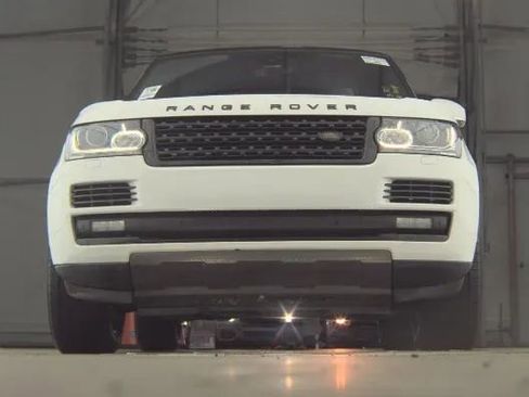 Used 2017 Land Rover Range Rover Supercharged AWD/4WD image 4