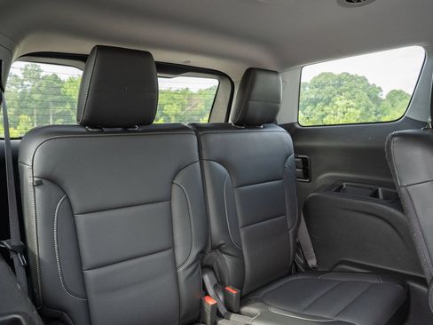 Used 2019 GMC Acadia SLT AWD/4WD image 16