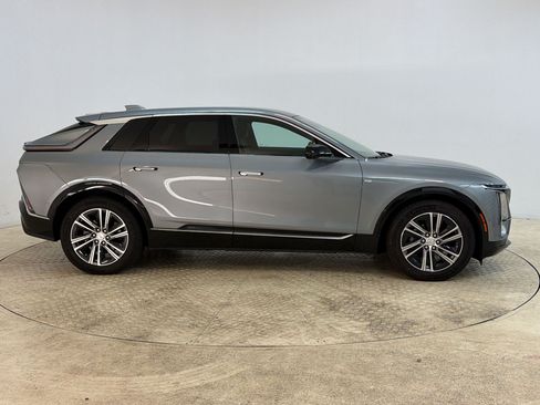 Certified 2024 Cadillac Lyriq Luxury RWD image 8