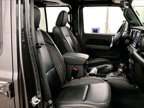 Used 2021 Jeep Wrangler Unlimited Sahara image 7