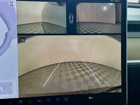 Used 2024 Tesla Model Y Long Range image 21