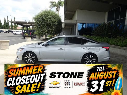 Used 2021 Nissan Altima 2.5 SR FWD image 4