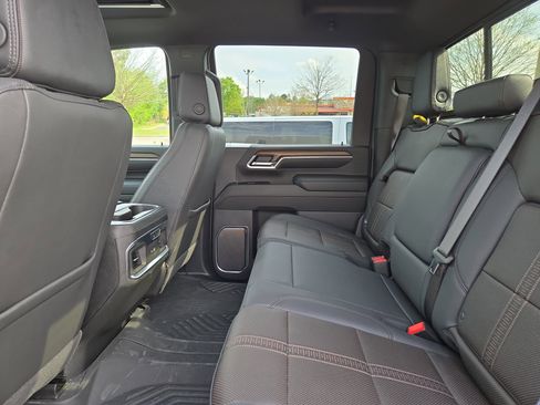Used 2025 Chevrolet Silverado 2500 High Country w/ Technology Package AWD/4WD image 15