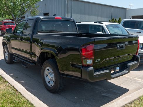 Used 2023 Toyota Tacoma SR RWD image 5