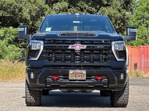 New 2026 Chevrolet Silverado 2500 ZR2 AWD/4WD image 9