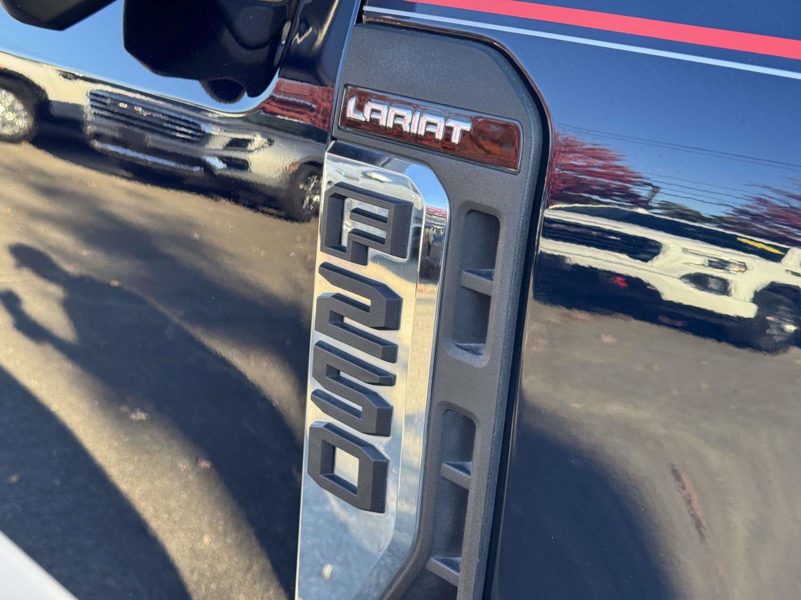 Used 2025 Ford F250 Lariat w/ Lariat Ultimate Package AWD/4WD image 9