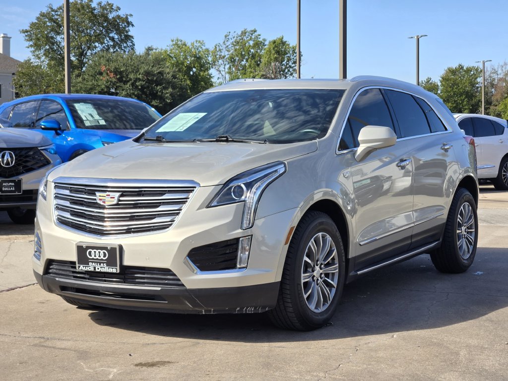 Used 2017 Cadillac XT5 Luxury w/ Driver Awareness Package FWD image 6