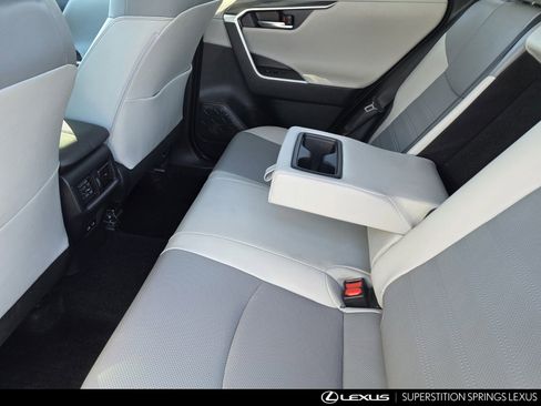 Used 2023 Toyota RAV4 Limited image 25