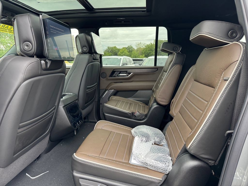 New 2026 GMC Yukon XL Denali Ultimate AWD/4WD image 21