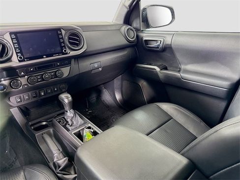Certified 2020 Toyota Tacoma TRD Off-Road w/ TRD Premium Off Road Package image 25