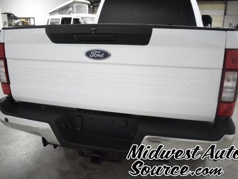 Used 2022 Ford F250 XLT w/ XLT Value Package AWD/4WD image 4