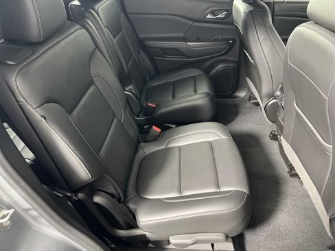 Used 2023 GMC Acadia SLT w/ Elevation Edition FWD image 22