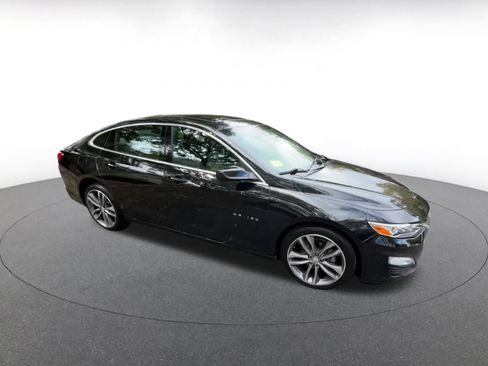 Used 2024 Chevrolet Malibu LT image 2